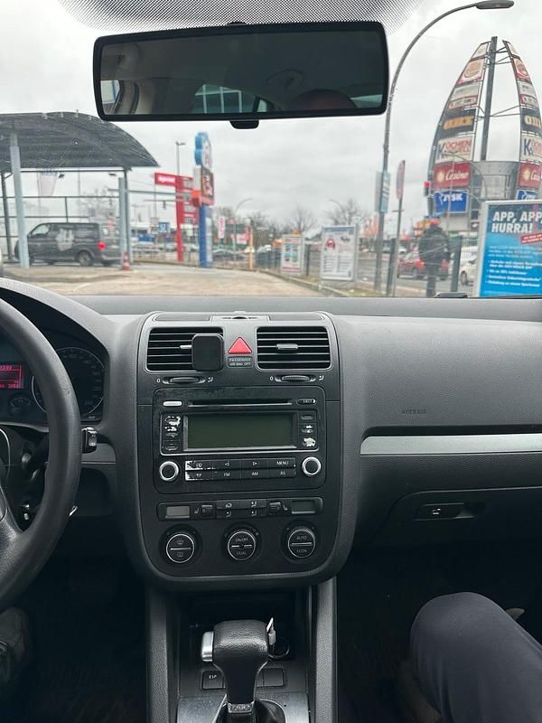 Gebraucht VW Jetta 105 PS (77 kW) 2006 Limousine