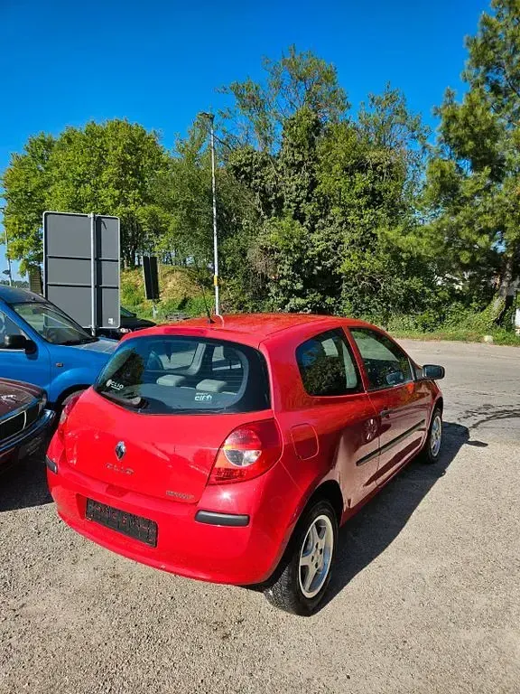 Gebraucht Renault Clio II Expression 75 PS (55 kW) 2006 Rot Kleinwagen