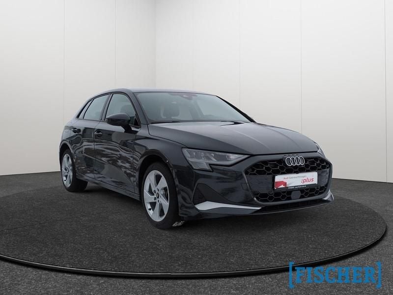 Käytetty Audi A3 Advanced Plus 150 HP (110 kW) 2025 Harmaa Sedan