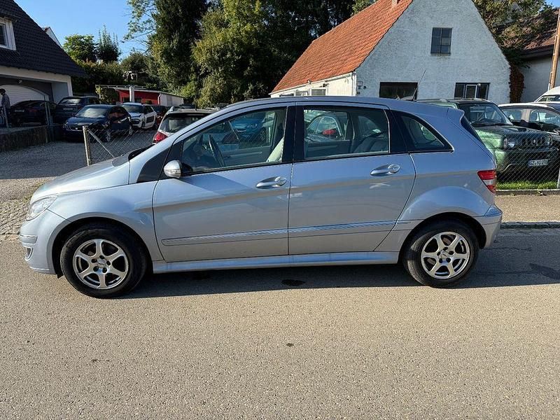 Amethyst metallic Gebraucht 2005 Mercedes B170 Van / Kleinbus | 2.000 € (Superpreis) - Bild 1/4