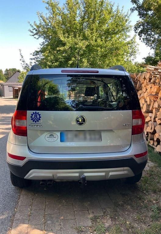 Gebraucht Skoda Yeti Active 110 PS (80 kW) 2016 Silber SUV
