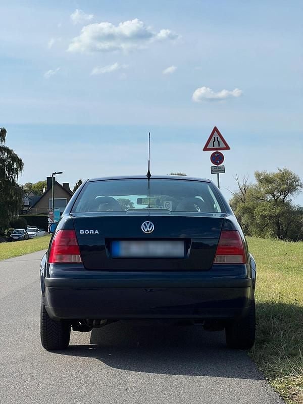 Gebraucht VW Bora Edition 90 PS (66 kW) 2000 Blau Limousine