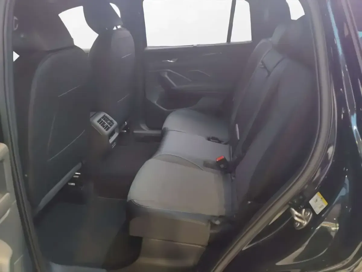 Neu VW Tayron Life 150 PS (110 kW) 2026 Grenadillschwarz metallic SUV