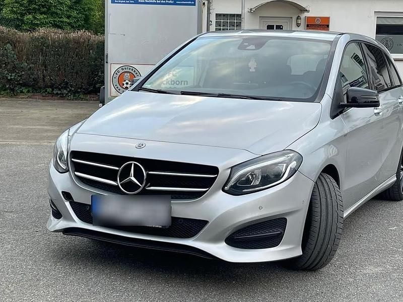 Gebraucht Mercedes B160 90 PS (66 kW) 2017 Silber Van / Kleinbus