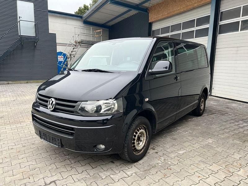 Deep black perleffekt Gebraucht 2010 VW Caravelle Van / Kleinbus | 9.540 € (Guter Preis) - Bild 1/4