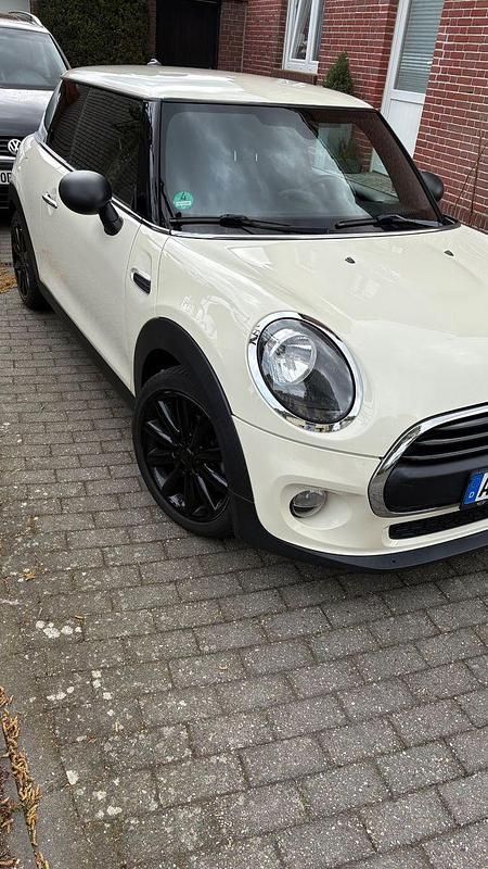 Gebraucht Mini ONE 102 PS (75 kW) 2019 Beige Kleinwagen