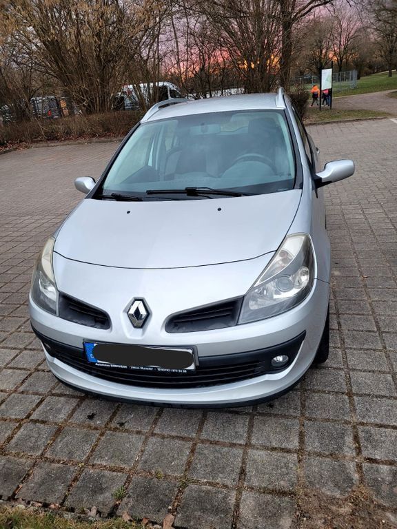 Grau Gebraucht 2008 Renault Clio II Dynamique Limousine | 2.000 € (Guter Preis) - Bild 1/4