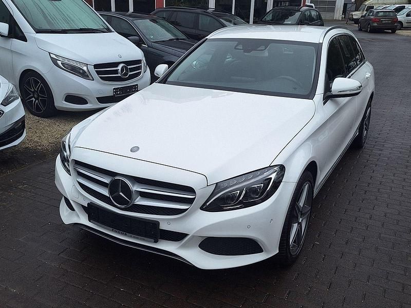 Gebraucht Mercedes C250 204 PS (150 kW) 2014 Polarweiss Kombi