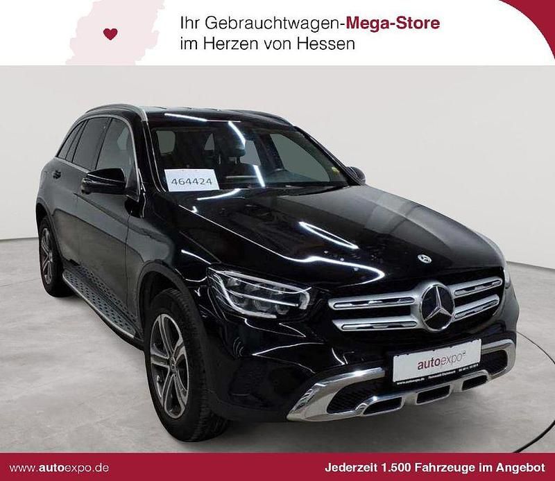 Schwarz Gebraucht 2021 Mercedes GLC300e SUV | 29.289 € (Fairer Preis) - Bild 1/4