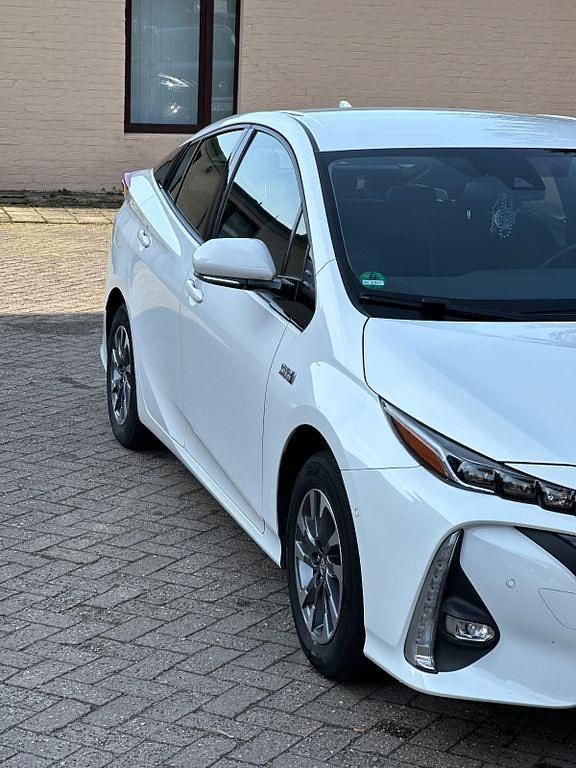 Gebraucht Toyota Prius Comfort 122 PS (89 kW) 2020 Weiß Kleinwagen