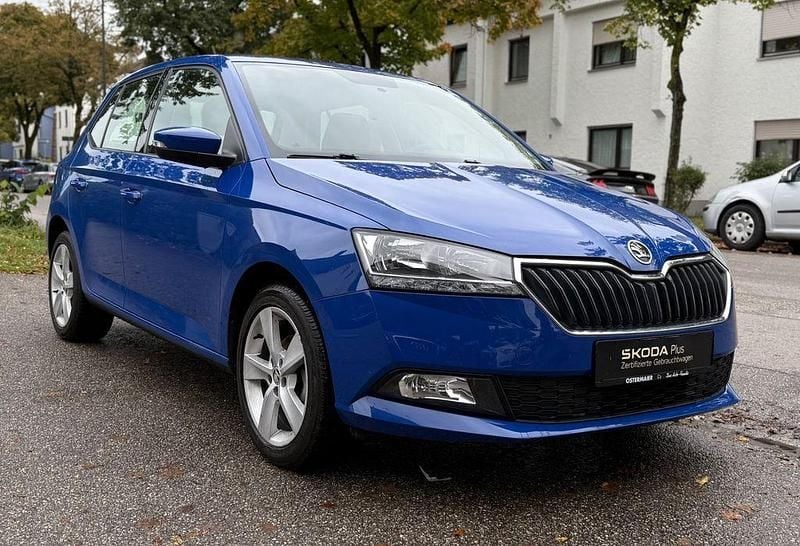 Blau Gebraucht 2019 Skoda Fabia Cool Plus Limousine | 9.990 € (Guter Preis) - Bild 1/4