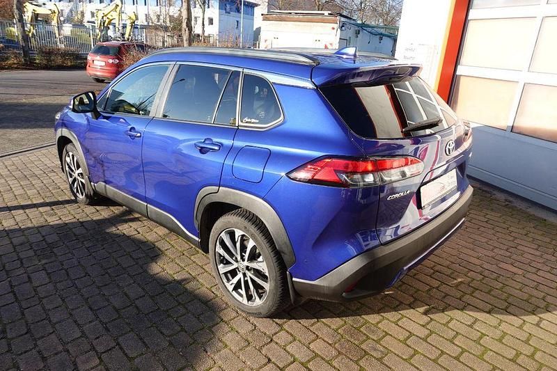 Gebraucht Toyota Corolla Cross Lounge 197 PS (144 kW) 2023 Blau SUV