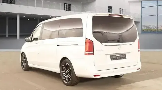 Gebraucht Mercedes V220 AMG line 163 PS (119 kW) 2022 Bergkristallweiß metallic Van / Kleinbus