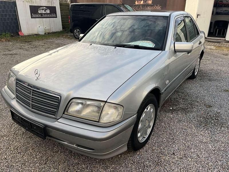 Silber Gebraucht 1997 Mercedes C180 Classic Limousine | 3.200 € (Fairer Preis) - Bild 1/4