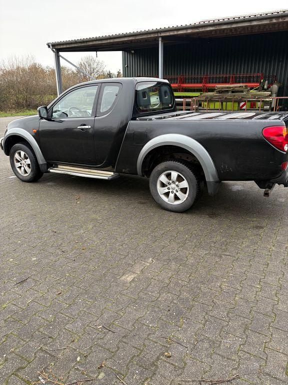 Schwarz Gebraucht 2008 Mitsubishi L200 Abholung | 8.330 € (Fairer Preis) - Bild 1/4