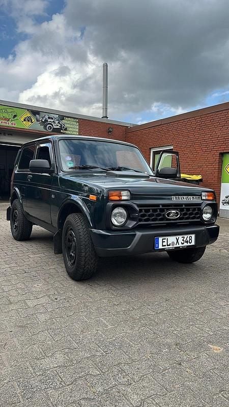Gebraucht Lada Urban 83 PS (61 kW) 2018 Grün SUV