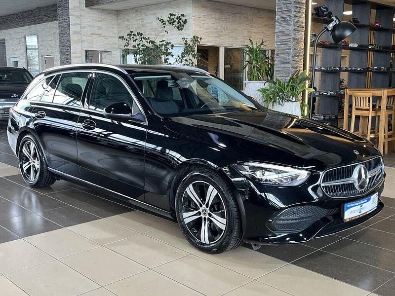 Schwarz Gebraucht 2023 Mercedes C200 Avantgarde Kombi | 30.840 € (Guter Preis) - Bild 1/4