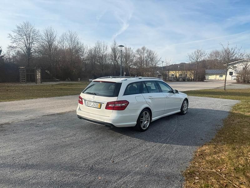 Gebraucht Mercedes E350 Avantgarde 291 PS (214 kW) 2010 Weiß Kombi
