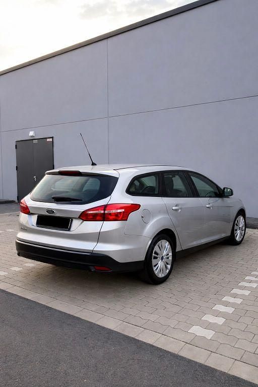 Usata Ford Focus 120 CV (88 kW) 2015 Argento Station wagon