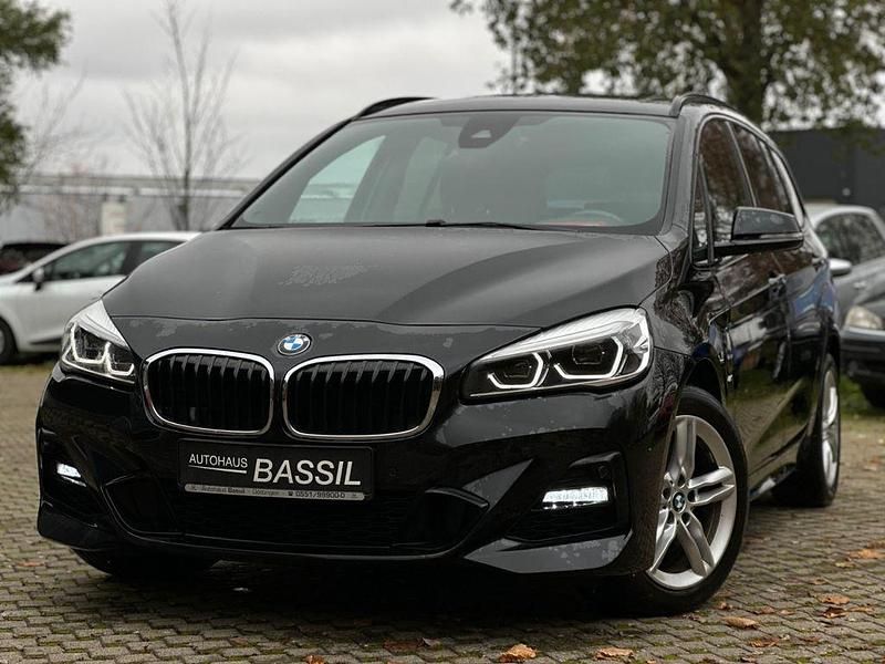 Schwarz Gebraucht 2021 BMW 218 Gran Tourer Performance Van / Kleinbus | 22.990 € (Teuer) - Bild 1/4