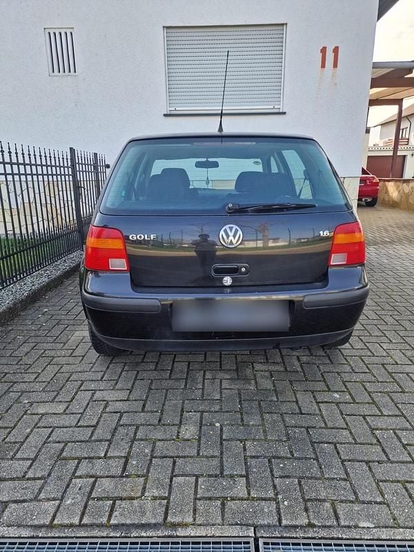 Gebraucht VW Golf IV 101 PS (74 kW) 2000 Schwarz Kleinwagen