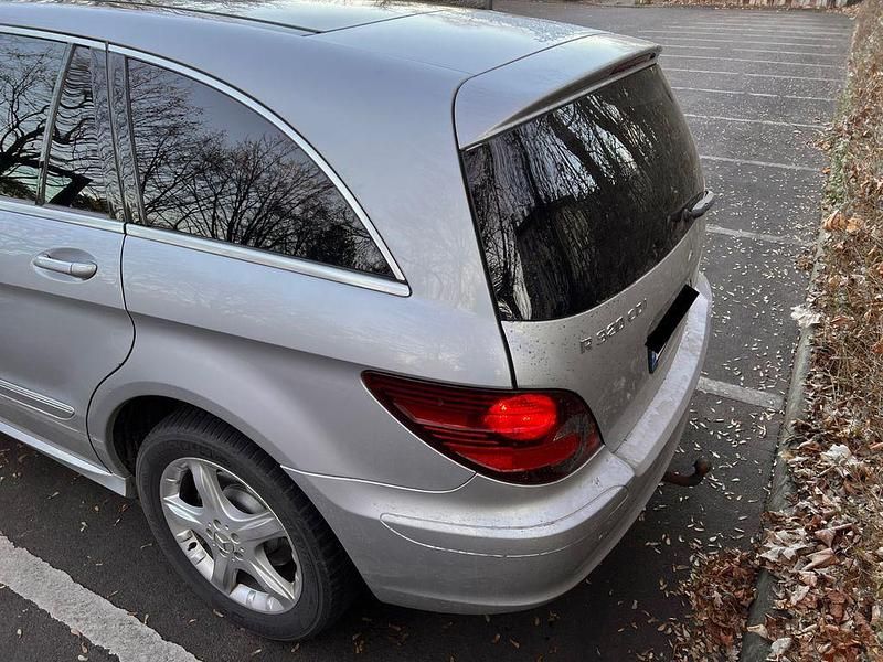 Gebraucht Mercedes R320 224 PS (164 kW) 2006 Silber Van / Kleinbus