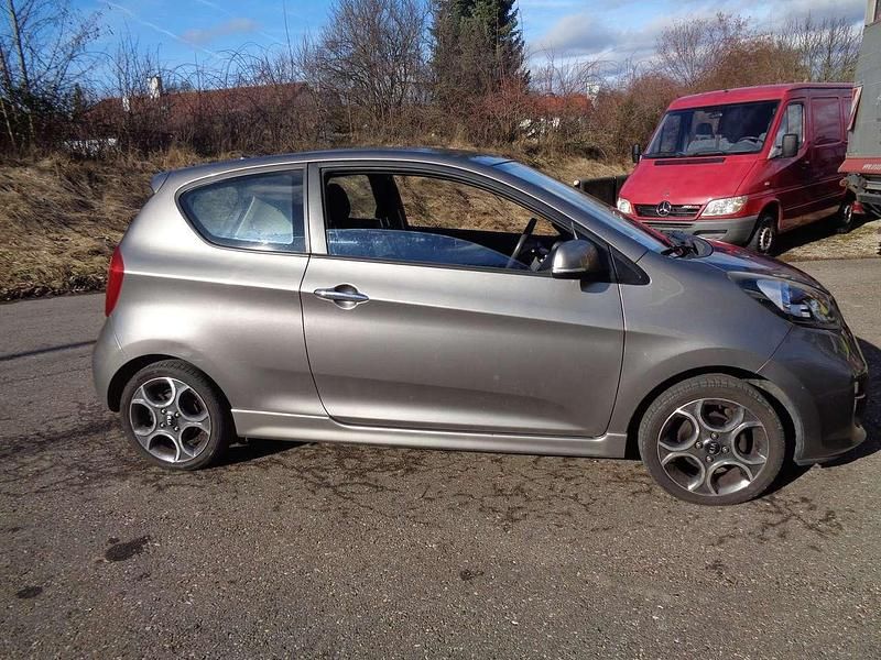 Second-hand Kia Picanto Spirit 86 CP (63 kW) 2012 Argintiu Hatchback