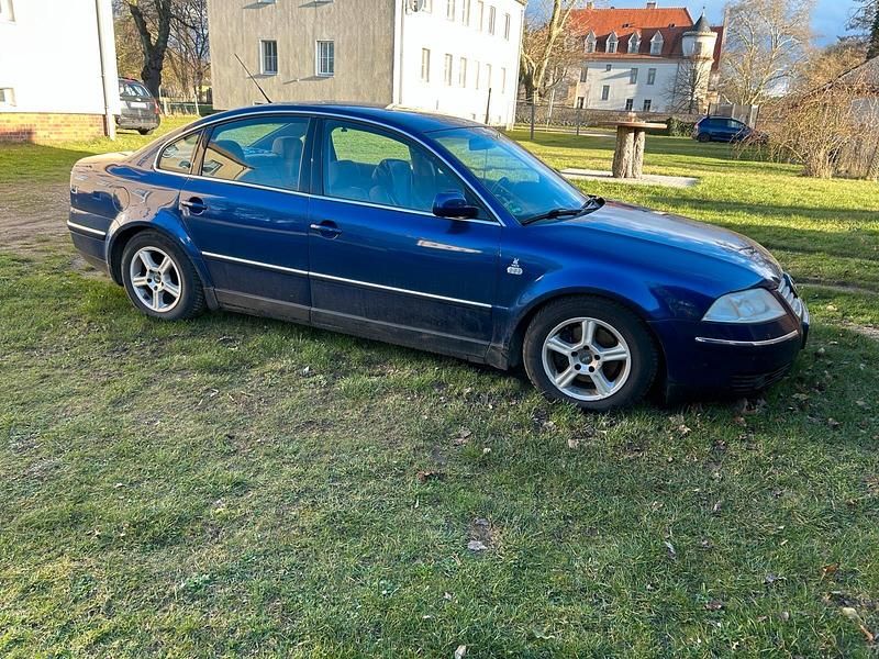 Gebraucht VW Passat 196 PS (144 kW) 2001 Blau Limousine