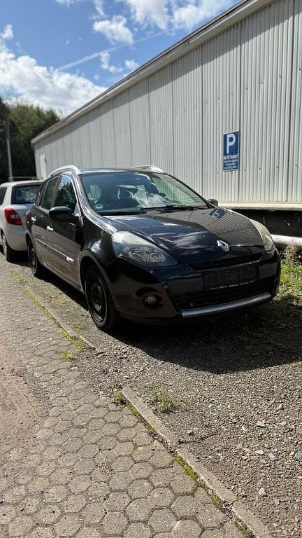 Schwarz Gebraucht 2011 Renault Clio II Dynamique Limousine | 1.800 € (Guter Preis) - Bild 1/4
