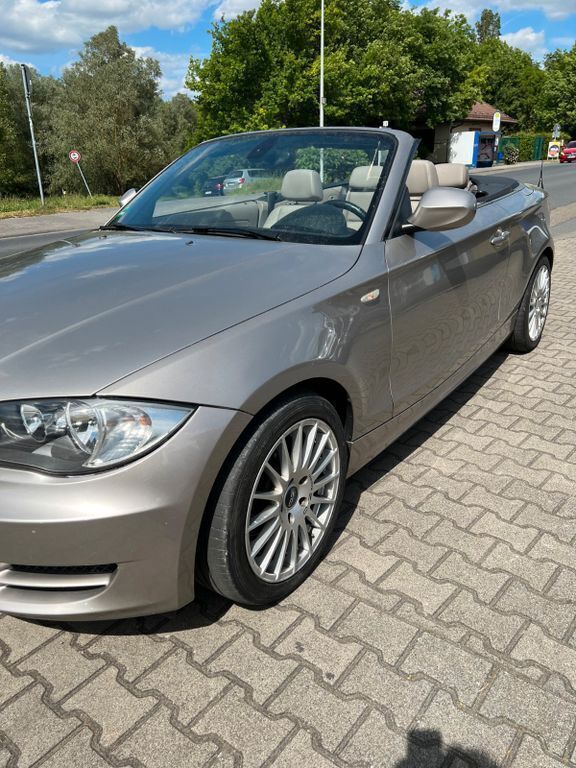 Gebraucht BMW 118 Cabriolet 143 PS (105 kW) 2009 Beige Cabrio