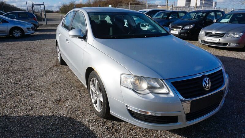 Gebraucht VW Passat Comfortline 122 PS (89 kW) 2010 Silber Limousine