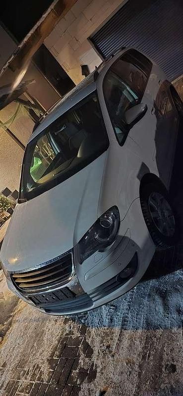 Gebraucht VW Touran Freestyle 140 PS (102 kW) 2010 Weiß Van / Kleinbus