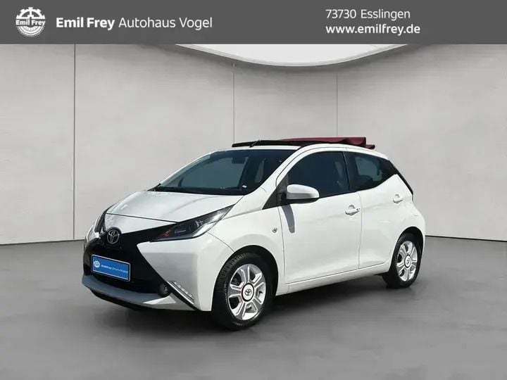 Silver mica metallic Gebraucht 2017 Toyota Aygo Edition-S Kleinwagen | 12.889 € (Fairer Preis) - Bild 1/4