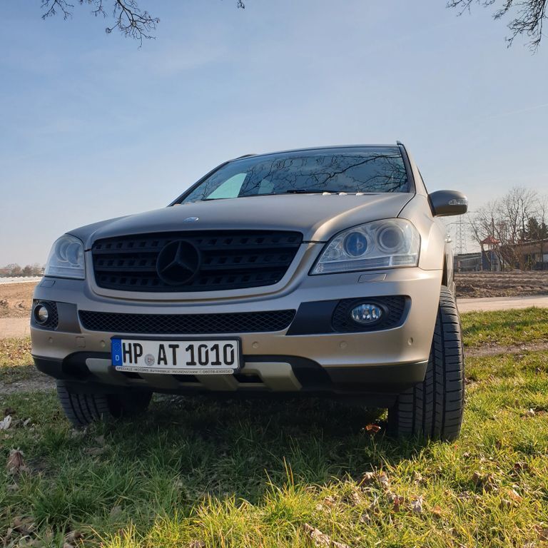Grau Gebraucht 2007 Mercedes ML320 SUV | 9.800 € (Fairer Preis) - Bild 1/4