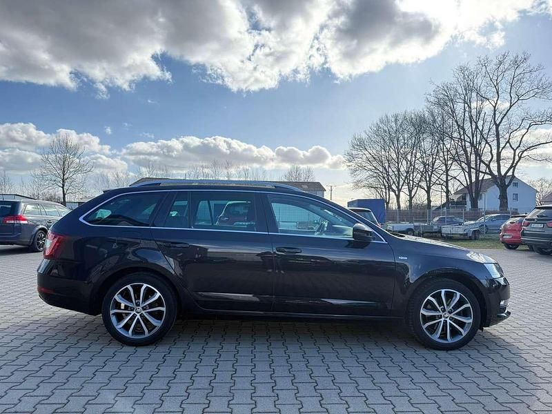 Gebraucht Skoda Octavia Soleil 190 PS (139 kW) 2019 Schwarzmagic perleffekt Kombi