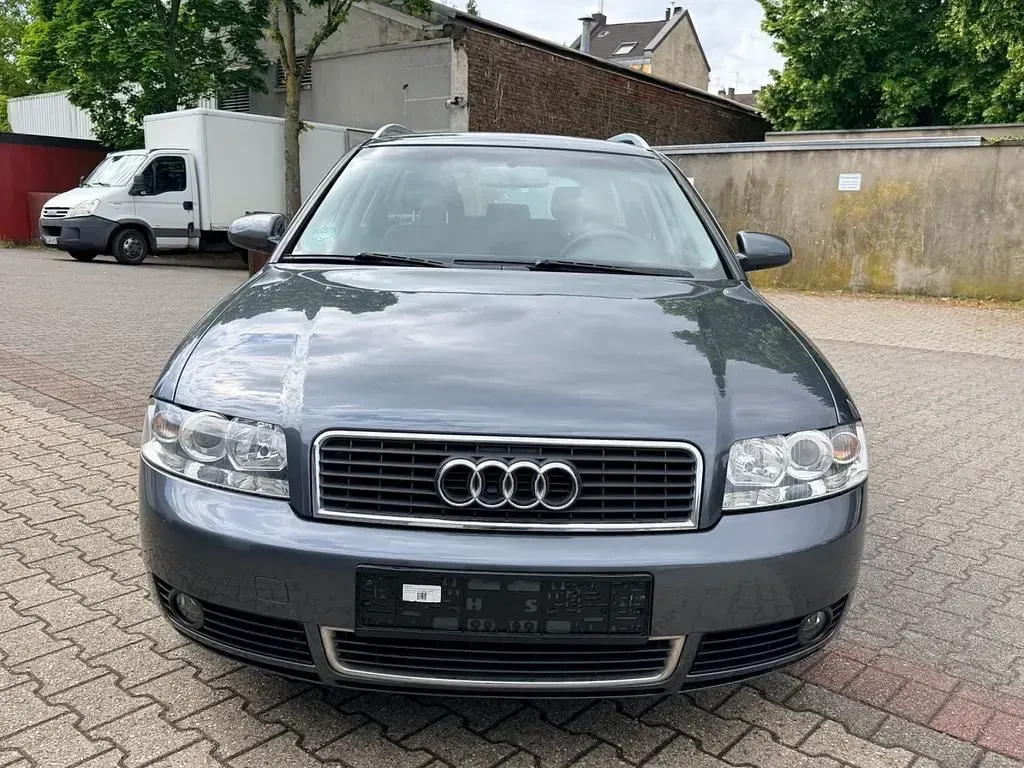 Usata Audi A4 102 CV (75 kW) 2004 Grigio Berlina