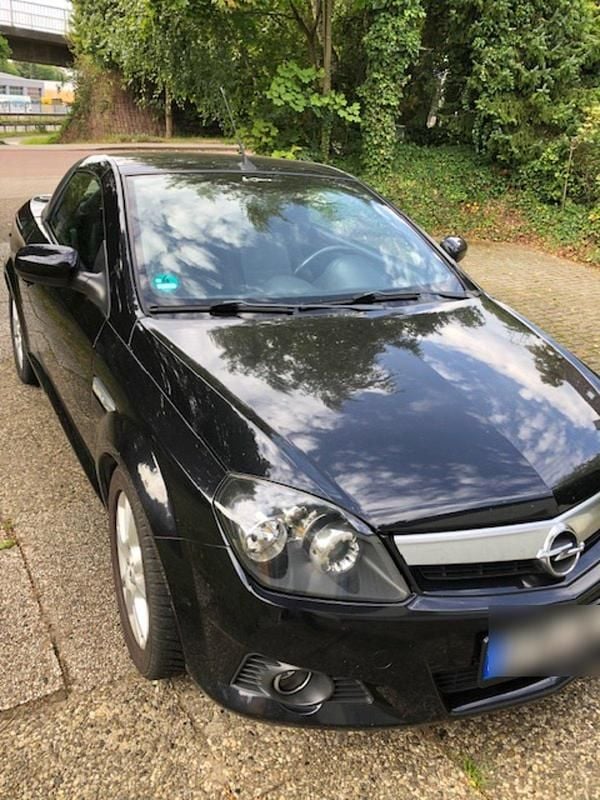 Schwarz Gebraucht 2005 Opel Tigra Cabrio | 2.200 € (Guter Preis) - Bild 1/4