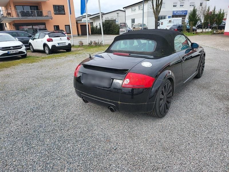 Second-hand Audi TT 224 CP (164 kW) 2000 Negru Coupe