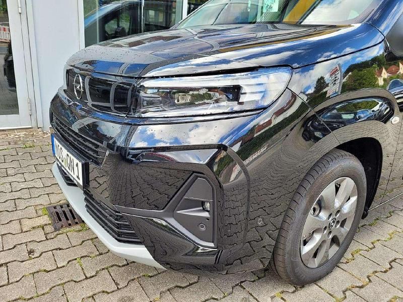 Gebraucht Opel Combo Life Ultimate 131 PS (96 kW) 2024 Karbon schwarz Van / Kleinbus