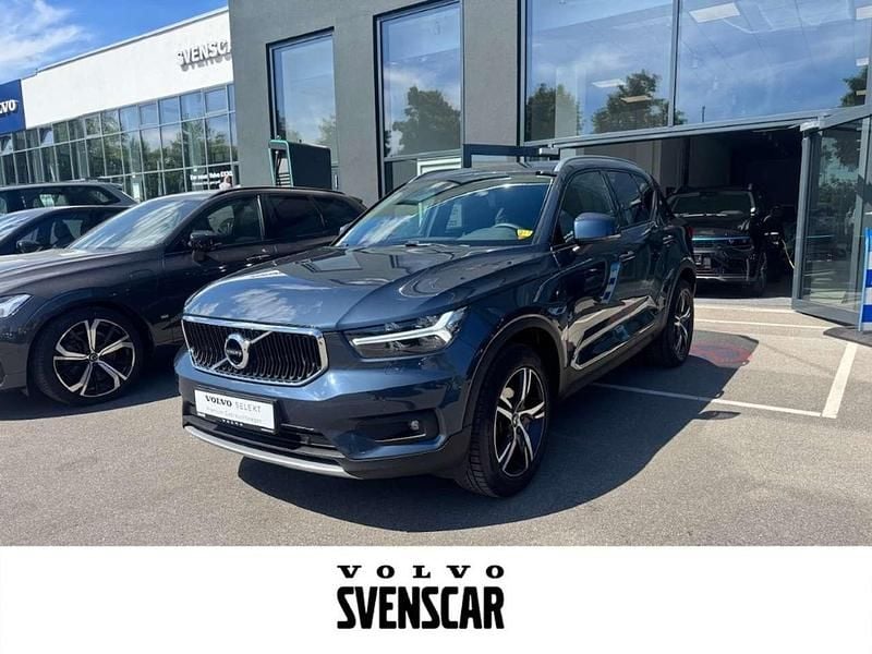 Denim blue / metallic Gebraucht 2022 Volvo XC40 Momentum SUV | 26.990 € (Fairer Preis) - Bild 1/4
