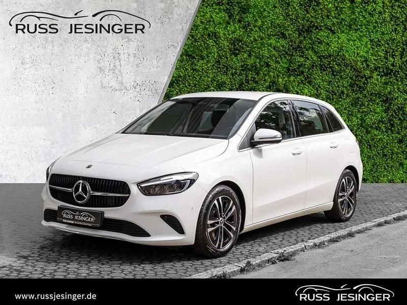 Polar white Gebraucht 2024 Mercedes B200 Progressive Van / Kleinbus | 30.880 € (Guter Preis) - Bild 1/3