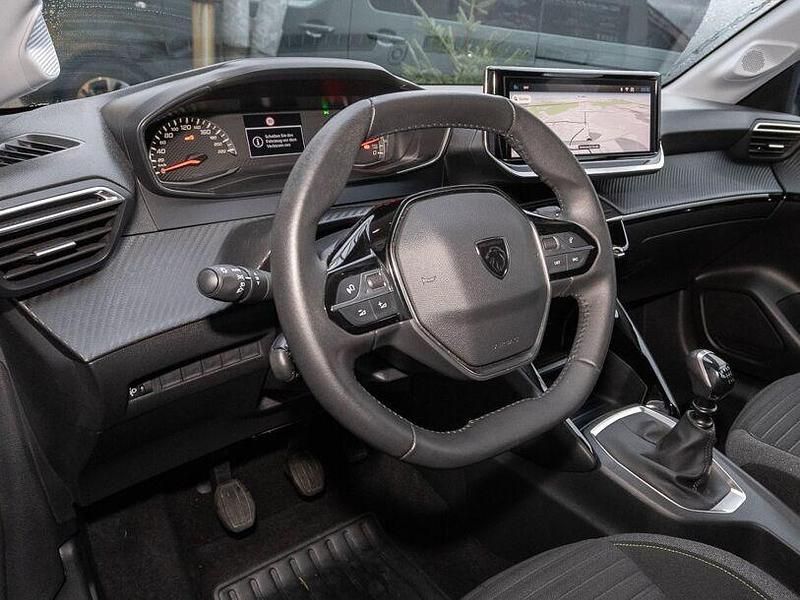 Gebraucht Peugeot 208 Active 101 PS (74 kW) 2024 Blau Kleinwagen