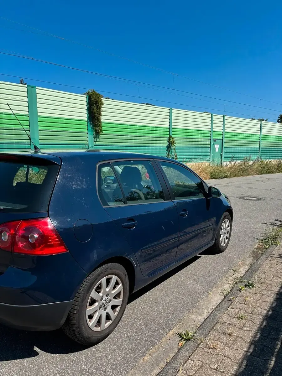 Gebraucht VW Golf VI 80 PS (58 kW) 2008 Blau Kleinwagen