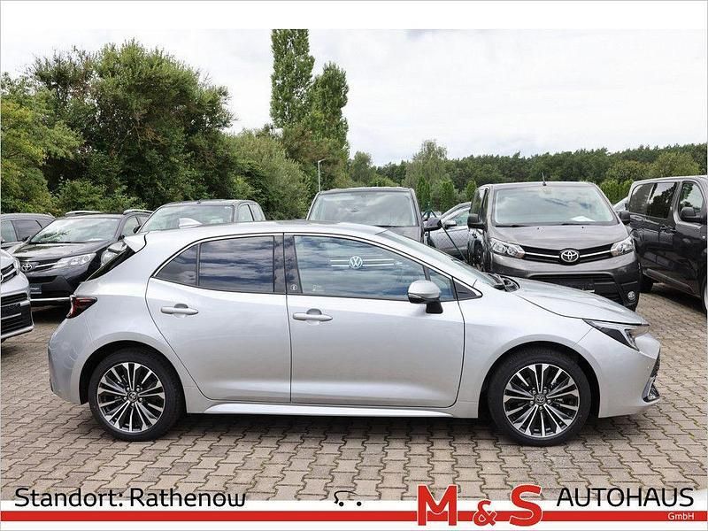 Gebraucht Toyota Corolla Team 140 PS (102 kW) 2024 Silber Limousine