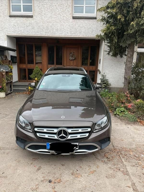 Gebraucht Mercedes E220 All-Terrain 194 PS (142 kW) 2017 Braun Kombi