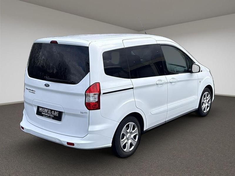 Gebraucht Ford Tourneo Courier Trend 101 PS (74 kW) 2019 Frostweiß Van / Kleinbus