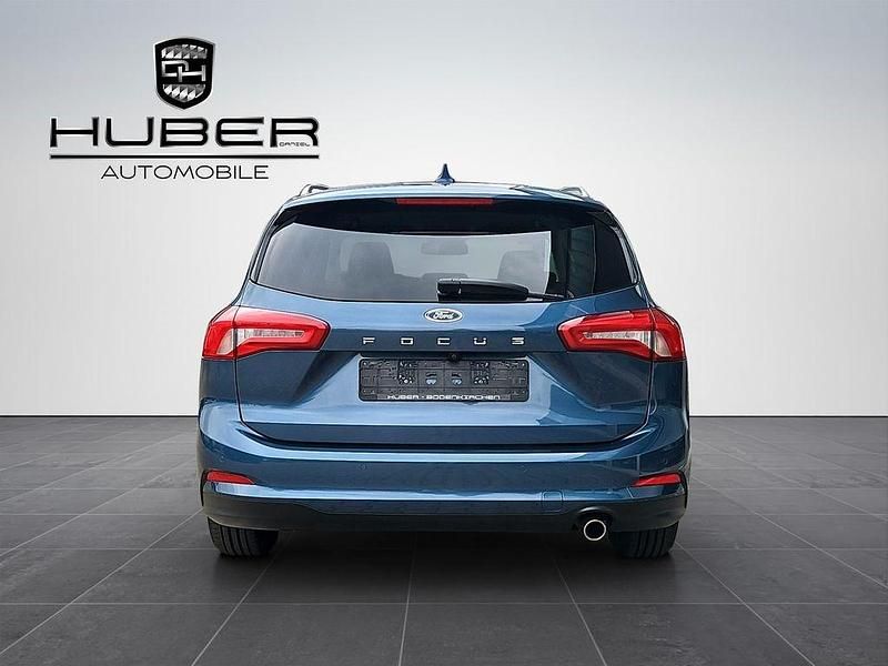 Używany Ford Focus Titanium 120 KM (88 kW) 2018 Niebieski Kombi