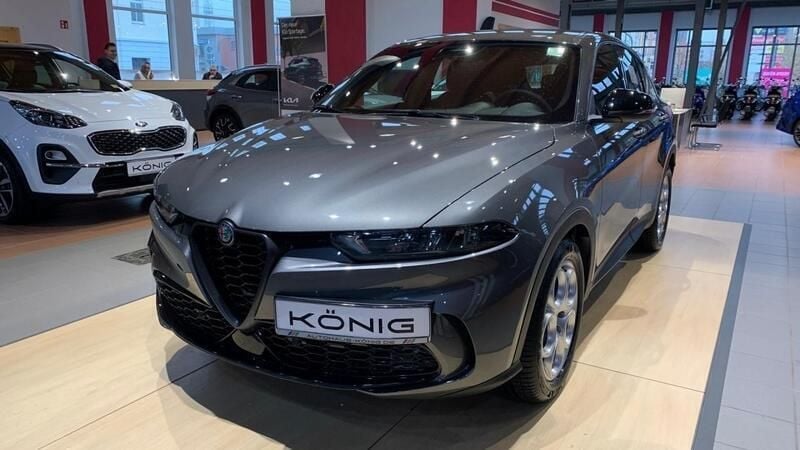 Grau Gebraucht 2023 Alfa Romeo Tonale Sprint SUV | 25.990 € (Guter Preis) - Bild 1/4