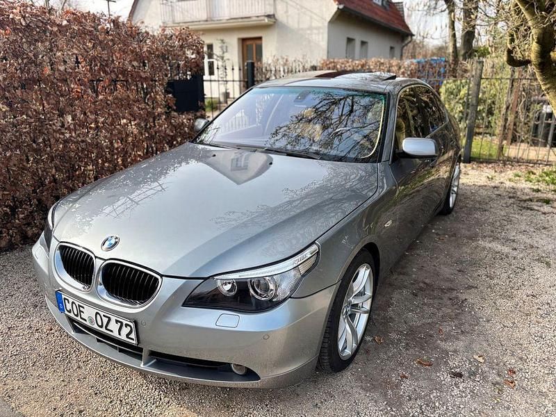 Second-hand BMW 530 Performance 231 CP (169 kW) 2003 Argintiu Berlinǎ