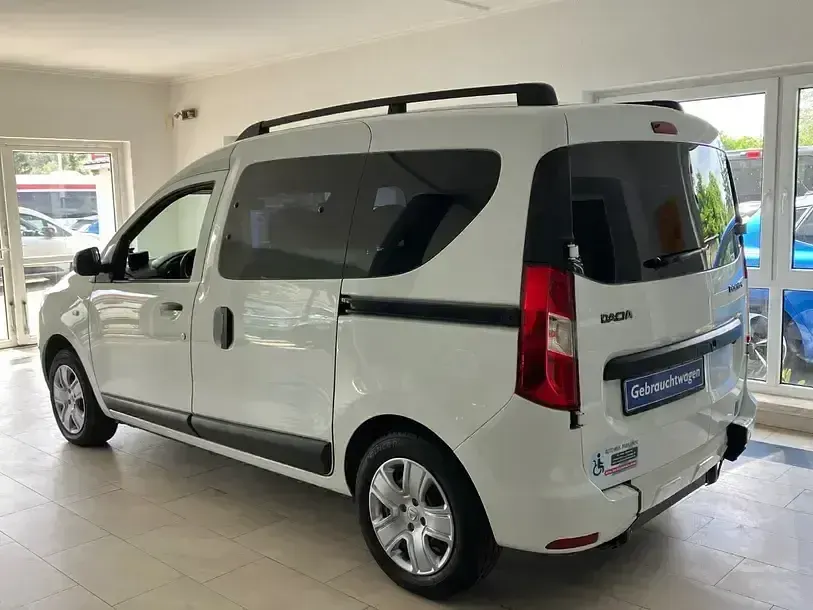 Gebraucht Dacia Dokker 102 PS (75 kW) 2019 Weiß Van / Kleinbus